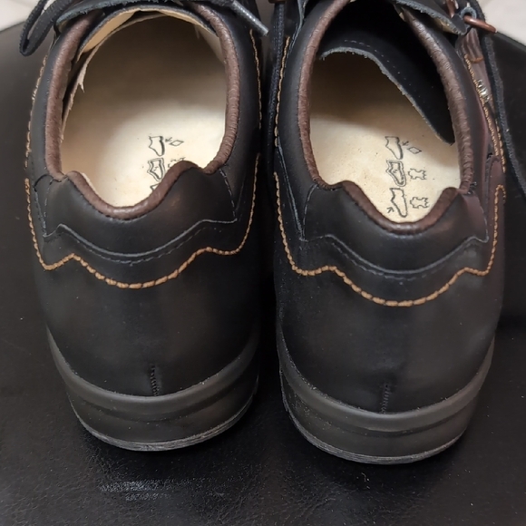 Finn Comfort "Bern" Black With Brown Stitching - Picture 4 of 10